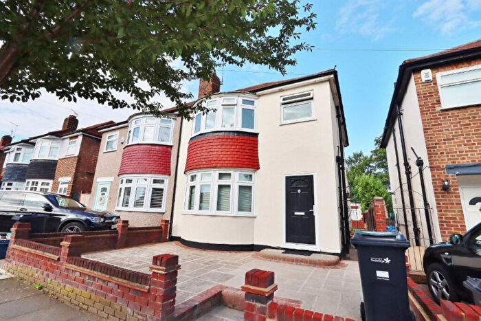 3 Bedroom Semi Detached House To Rent In Penrith Road, Hainault, IG6