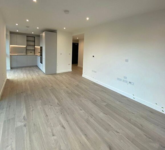 1 Bedroom Flat To Rent In Scarlet Court, London, N4