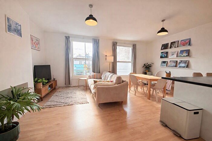 1 Bedroom Flat To Rent In Broad Street, Teddington, TW11
