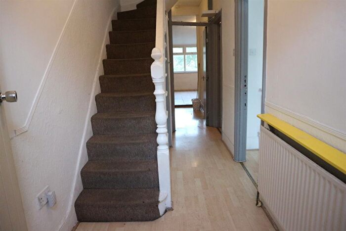 3 Bedroom Terraced House To Rent In Grove Green Road, Leytonstone, London, E11