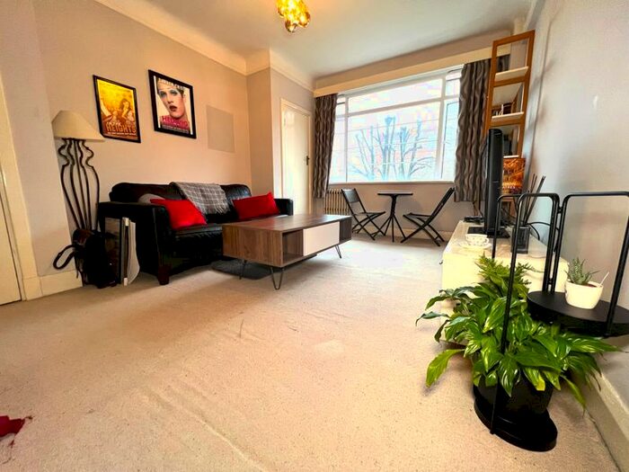 1 Bedroom Flat To Rent In Balham High Road, London SW17