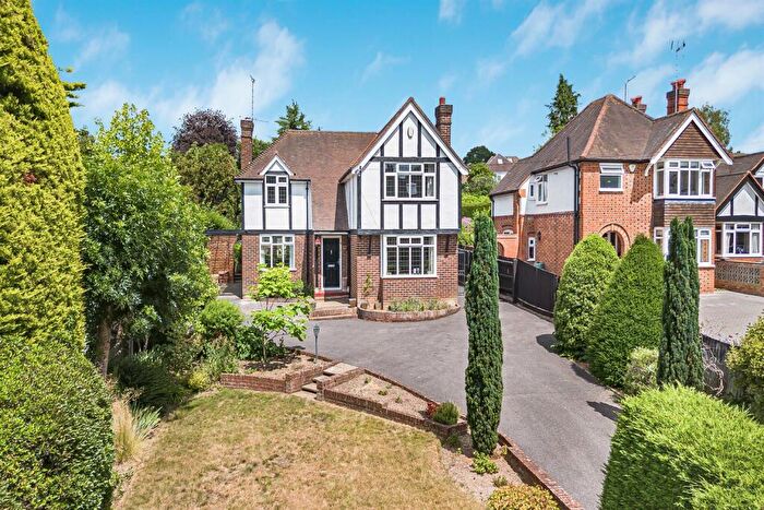 4 Bedroom Detached House For Sale In Kidmore End Road, Emmer Green, Reading, RG4