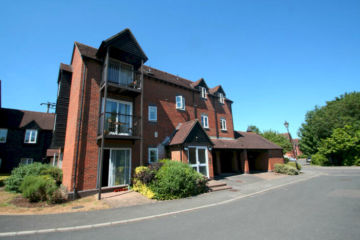 1 Bedroom Flat To Rent In Mill Lane, Newbury, RG14