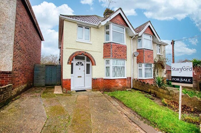 3 Bedroom Semi-Detached House For Sale In Cornwall Crescent, Southampton, SO18