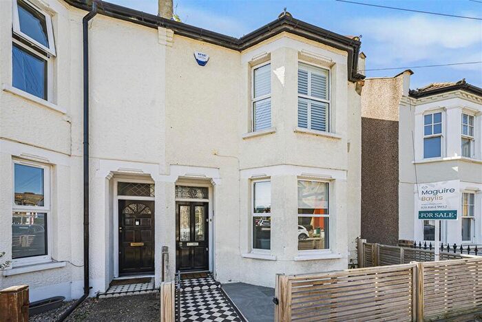 4 Bedroom Semi Detached House For Sale In Bromley Gardens, Shortlands, BR2