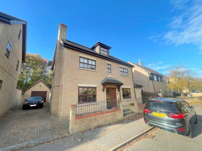 6 Bedroom Detached House To Rent In Specklands, Loughton, Milton Keynes, MK5