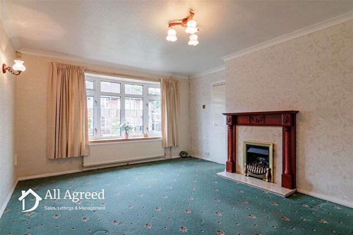 3 Bedroom Bungalow For Sale In Peak Avenue, Riddings, DE55