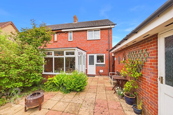 3 Bedroom Semi-Detached House For Sale In Bramble Way, Wymondham, NR18