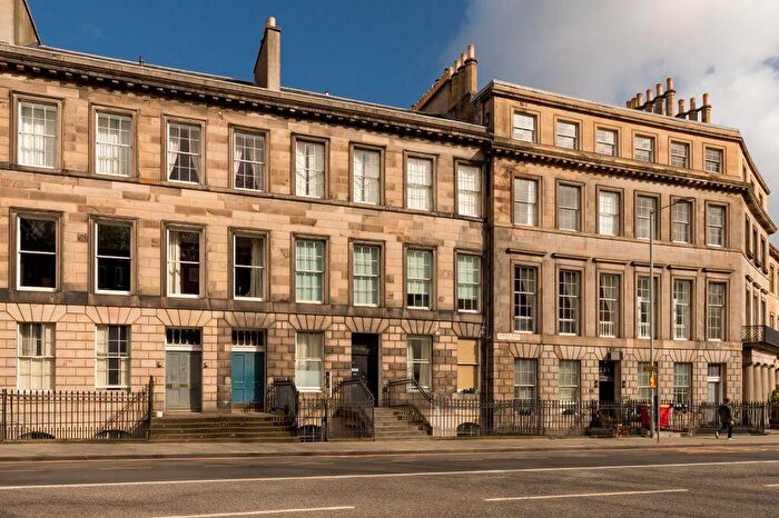 4 Bedroom Flat For Sale In / Leopold Place, Hillside, Edinburgh, EH7
