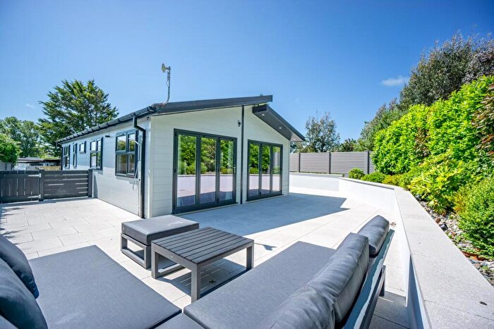 3 Bedroom Park Home For Sale In Abersoch, Pwllheli, LL53