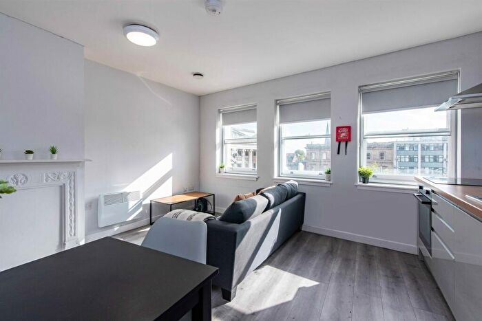 2 Bedroom Apartment To Rent In A Long Row, NG12