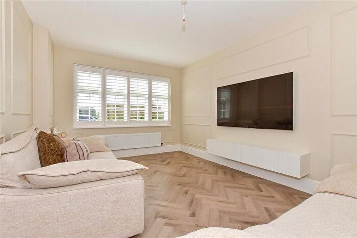 3 Bedroom Semi-Detached House For Sale In Hazel Road, Langdon Hills, Basildon, Essex, SS16