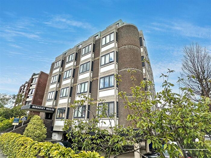 1 Bedroom Flat For Sale In Gildredge Road, Eastbourne, BN21