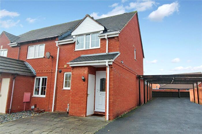 2 Bedroom End Of Terrace House For Sale In Greensand Close, Swindon, Wiltshire, SN25