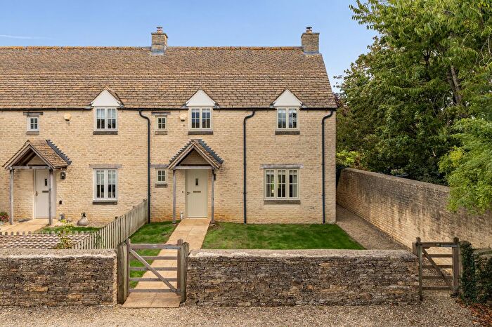 3 Bedroom Detached House For Sale In Arlingdon Fields, Cirencester, GL7