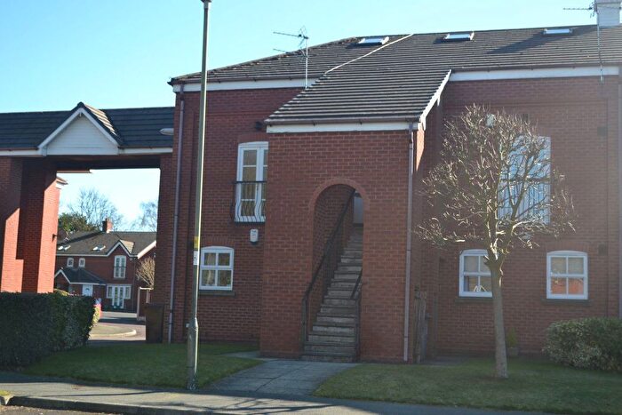 2 Bedroom Flat To Rent In Old Manor Park, The Hindles, Howe Bridge, M46