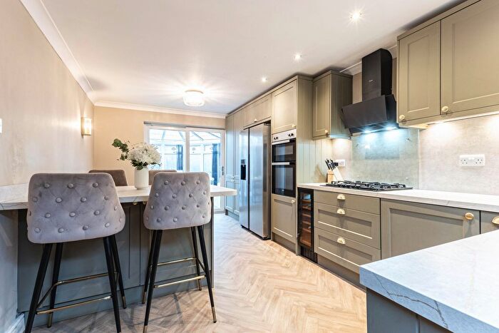 3 Bedroom Detached House For Sale In Whinney Lane, Streethouse, WF7