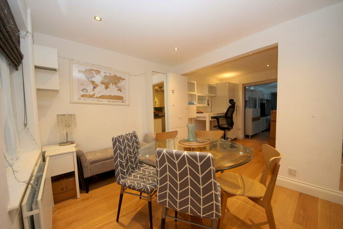 2 Bedroom House To Rent In Kingston Upon Thames, KT2