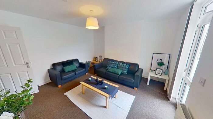 5 Bedroom House To Rent In Grimsby Terrace, Nottingham, Nottinghamshire, NG3