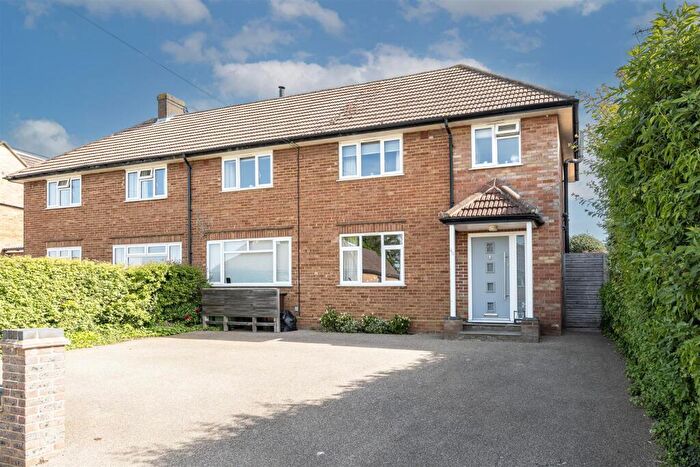 4 Bedroom Semi-Detached House For Sale In Westfields, St. Albans, AL3