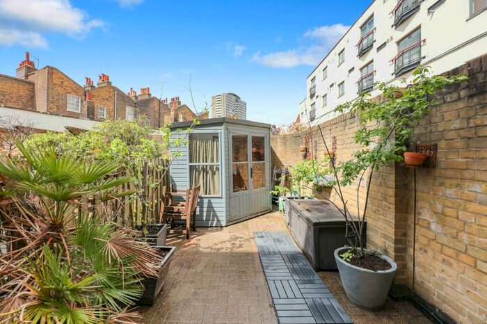 2 Bedroom Apartment To Rent In St John Street, EC1V