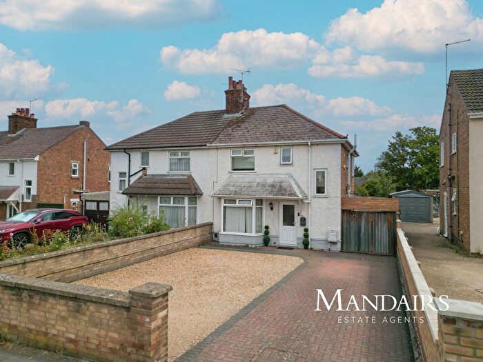 3 Bedroom Semi Detached House For Sale In London Road, Fletton, Peterborough, PE2