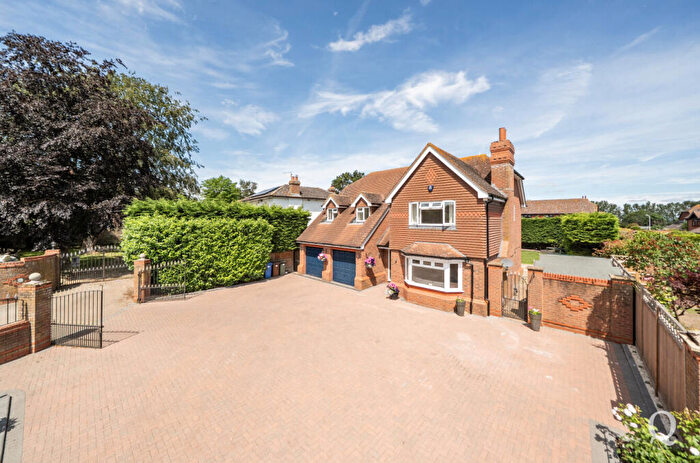 4 Bedroom Detached House For Sale In Horsham Lane, Rainham, Gillingham, Kent, ME8