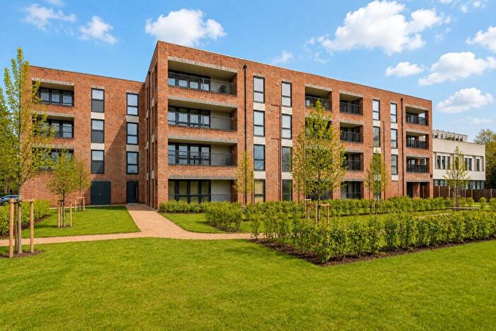 1 Bedroom Apartment For Sale In Heathside House, Esher, Surrey, KT10