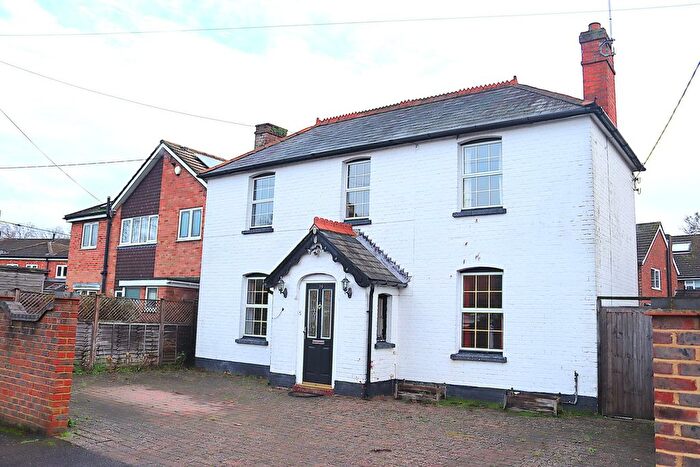 3 Bedroom Detached House For Sale In Highfield Road, Farnborough, GU14