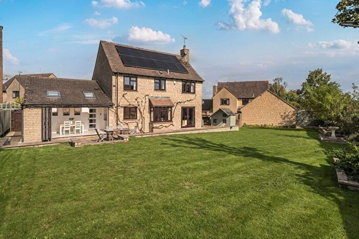 4 Bedroom Detached House For Sale In West Hay Grove, Kemble, GL7