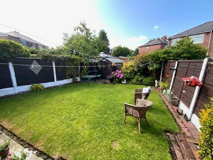 3 Bedroom Semi-Detached House For Sale In Waverley Crescent, Droylsden, Manchester, M43