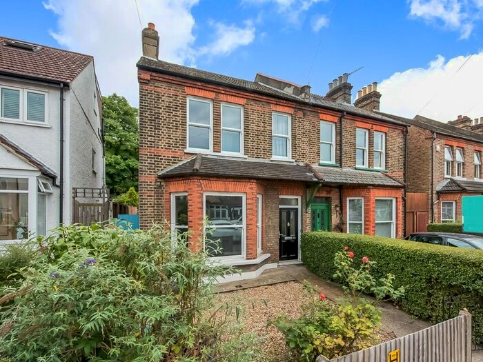 1 Bedroom Flat To Rent In Warwick Road, London, SE20