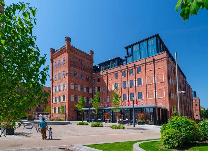 2 Bedroom Flat To Rent In Refinery Square, Slough, London, SL1