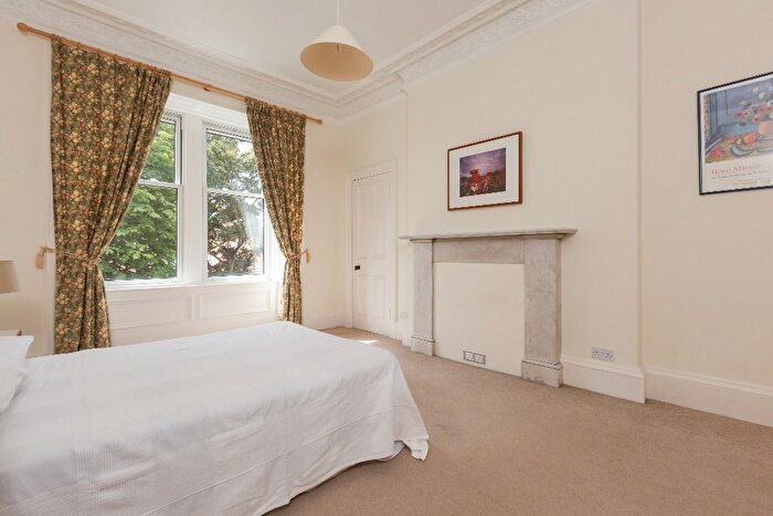 3 Bedroom Flat To Rent In Morningside Gardens, Morningside, Edinburgh, EH10