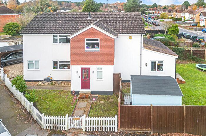 4 Bedroom Detached House For Sale In Catena Rise, Lightwater, Surrey, GU18