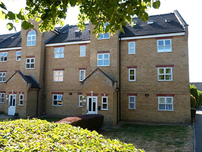 2 Bedroom Flat To Rent In Kirkland Drive, Enfield, EN2