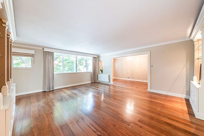 4 Bedroom Flat To Rent In Lower Sloane Street, London, SW1W