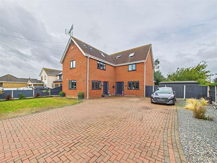 5 Bedroom Detached House For Sale In Bartlett Close, Mayland, Chelmsford, CM3