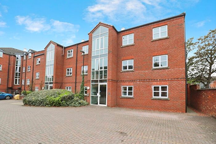 2 Bedroom Flat For Sale In Lawrence Street, York, North Yorkshire, YO10