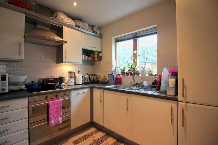 2 Bedroom Flat To Rent In Ickenham Road, Ruislip, HA4