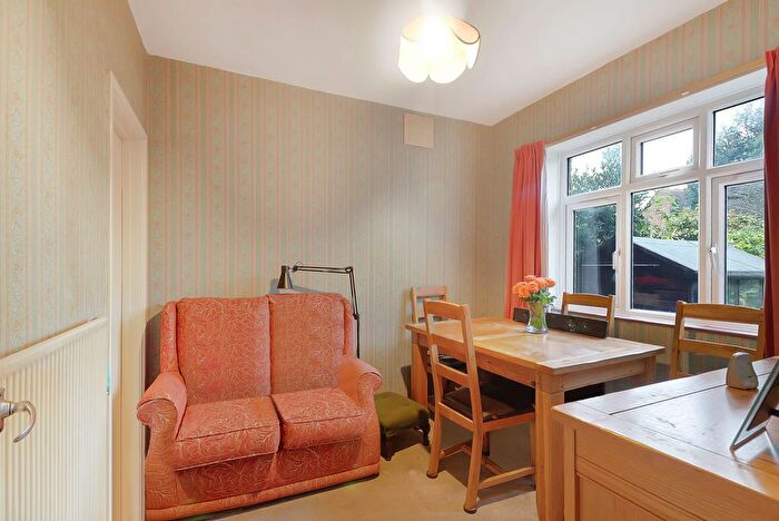 3 Bedroom End Of Terrace House For Sale In Newington Avenue, Southend-On-Sea, SS2