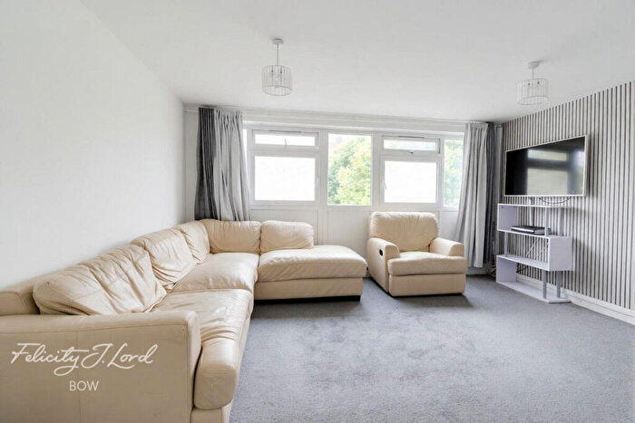 3 Bedroom Flat To Rent In Whitton Walk, London, E3