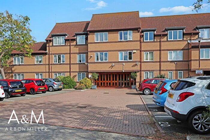 1 Bedroom Retirement Property To Rent In Beehive Lane, Redbridge, IG4