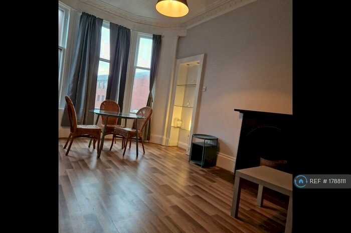 2 Bedroom Flat To Rent In Dalcross Pass, Glasgow, G11