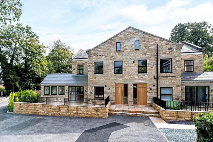 2 Bedroom Flat To Rent In Linton Mews, Sickllinghall Road, Wetherby, LS22
