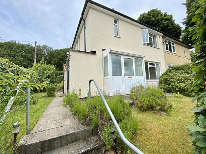 2 Bedroom House To Rent In Iveson Green, Leeds, LS16