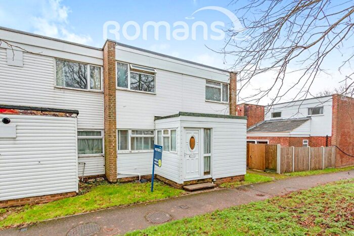 4 Bedroom End Of Terrace House To Rent In Windrush Close, RG21