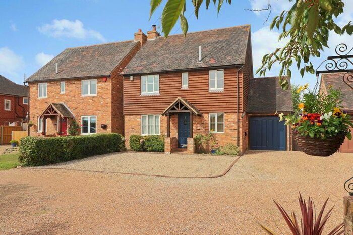 4 Bedroom Detached House For Sale In School Lane, Stourmouth, CT3
