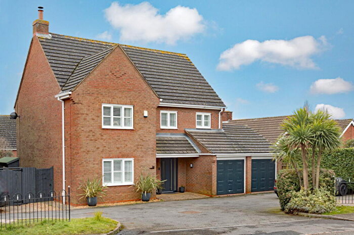 6 Bedroom Detached House For Sale In Corby Road, Weldon, Corby, Northamptonshire, NN17