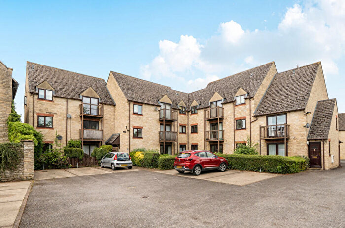 1 Bedroom Apartment For Sale In Langdale Gate, Witney, Oxfordshire, OX28